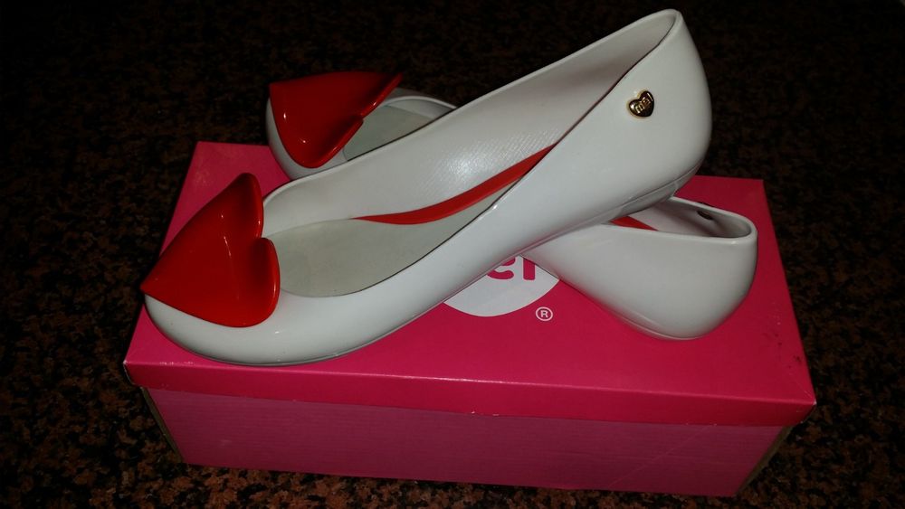 Sabrinas originais branco e vermelho