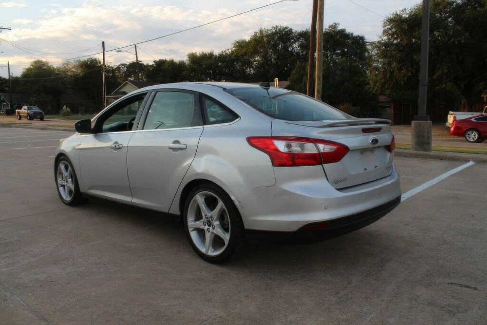 Ford Focus Titanium      2014