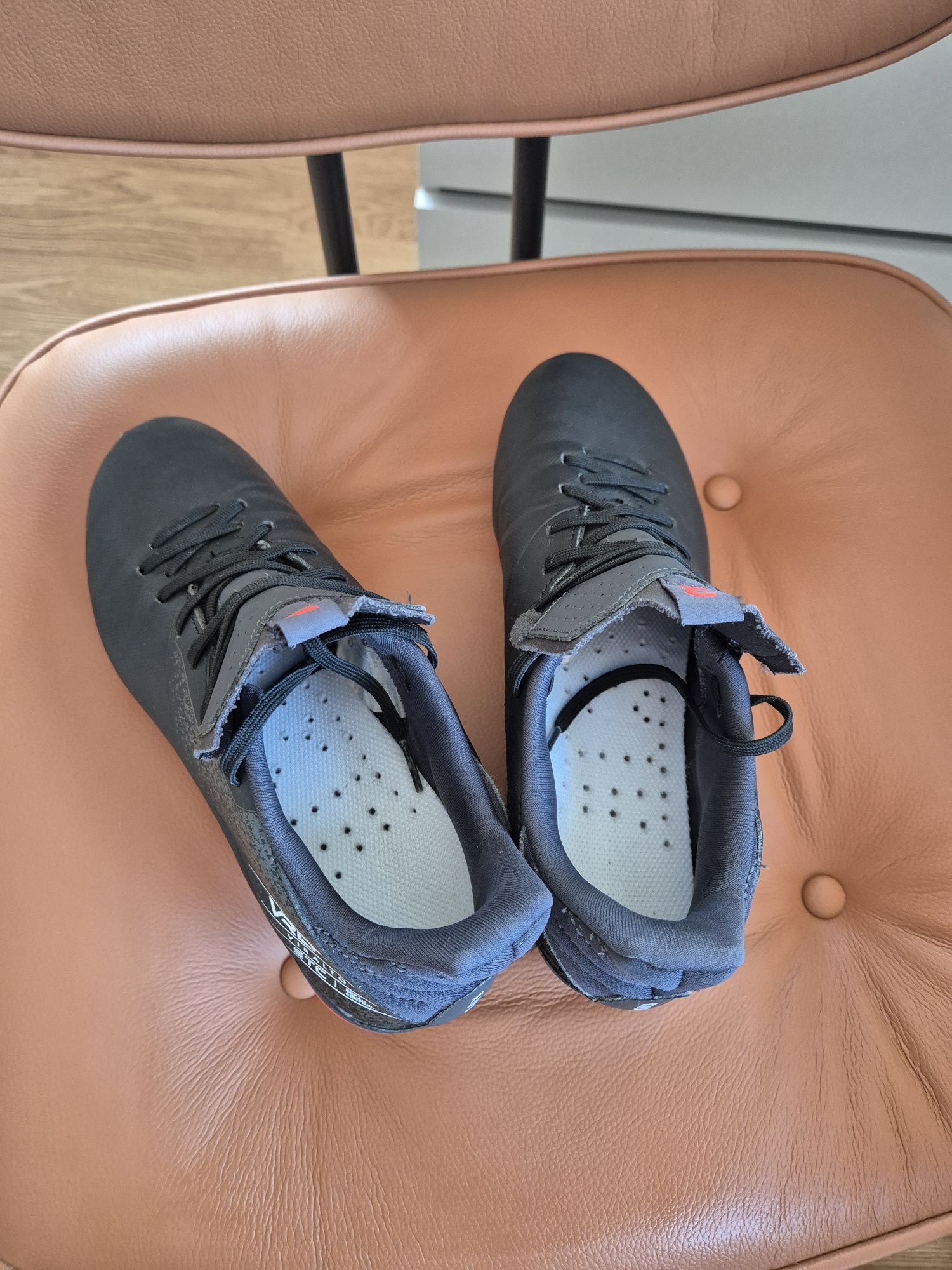 Buty do piłki nożnej/ korki Kipsta Viralto 39