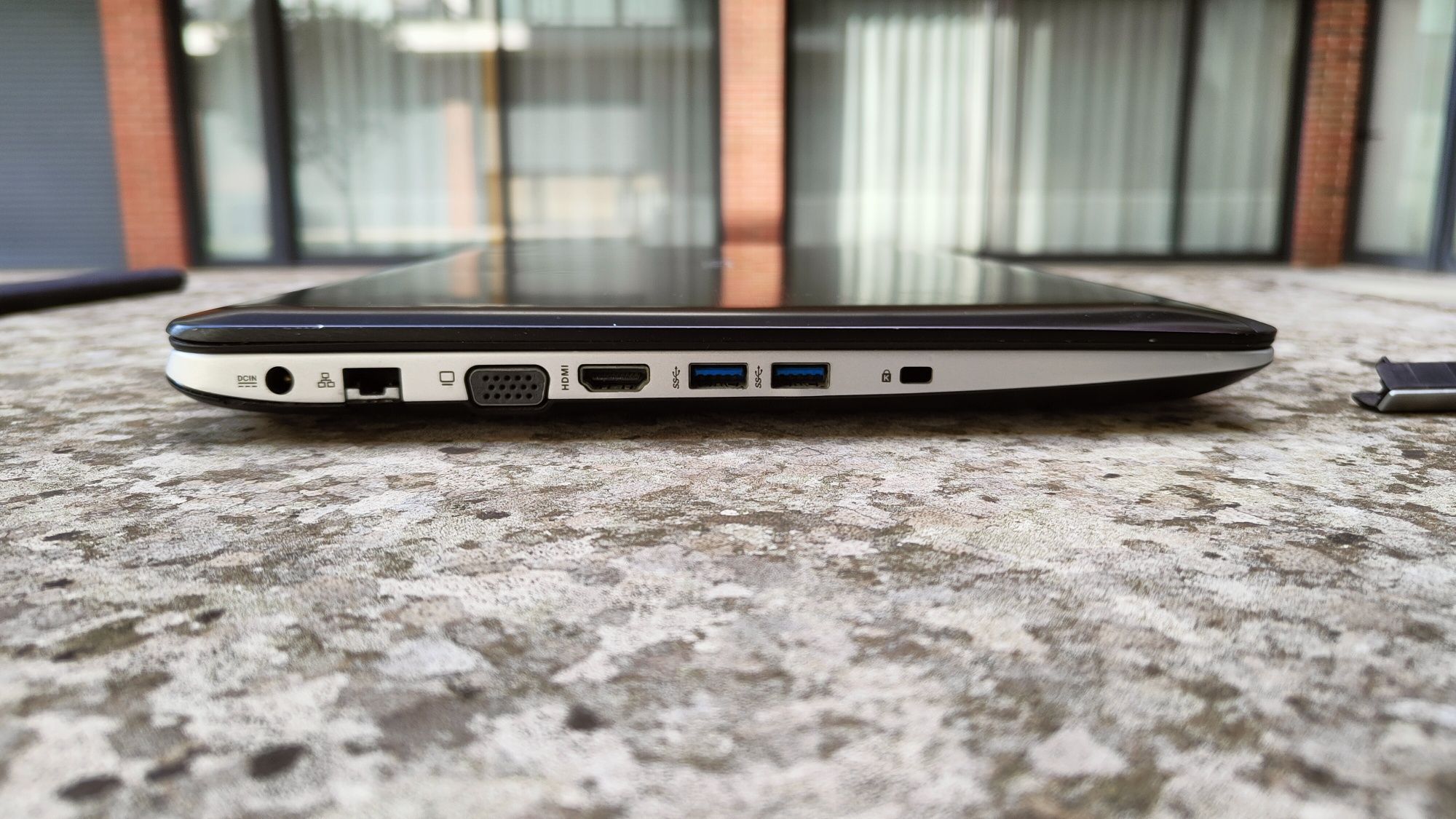 Notebook Asus 1 TERA 12GB