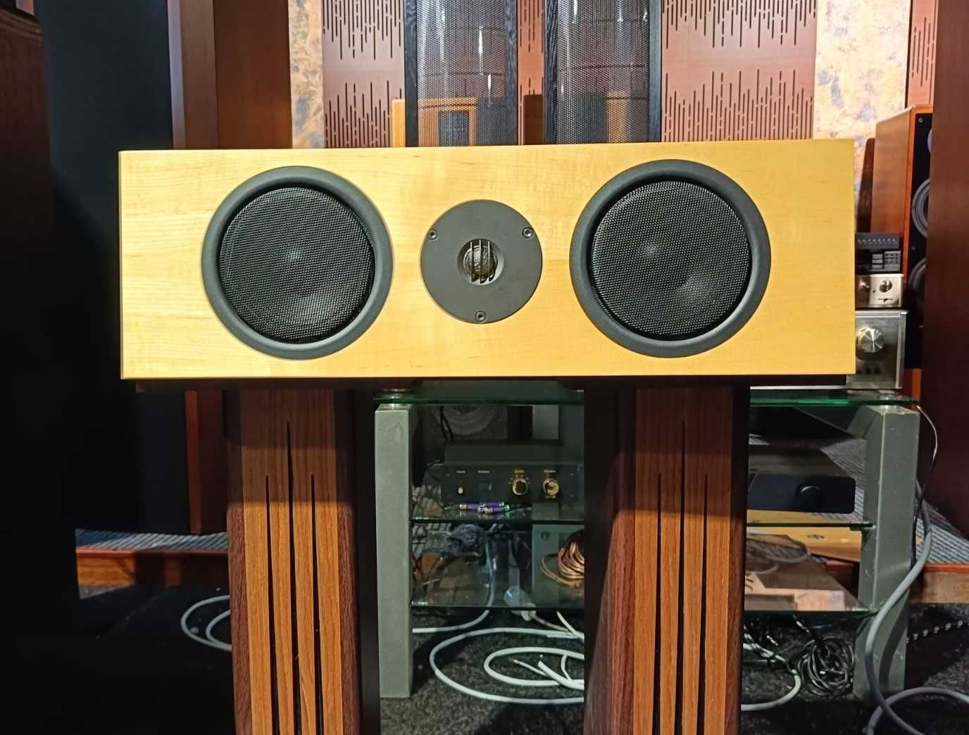 Linn Trikan акустика центрального каналу Hi-End