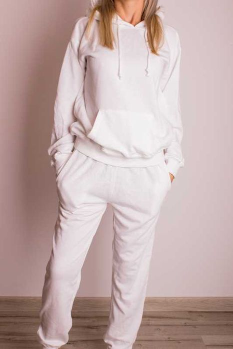 Biały komplet dresowy