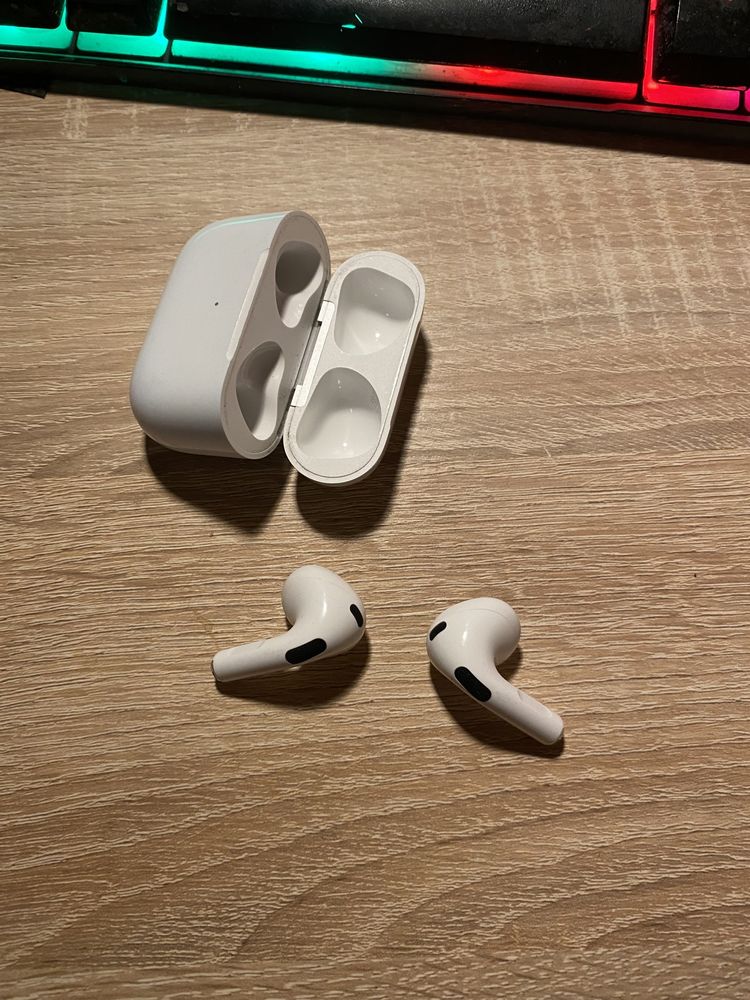 Air pods 3 б/у