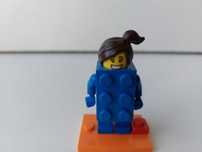 Lego Minifigurka Seria 18 Brick Suit Girl col18-3