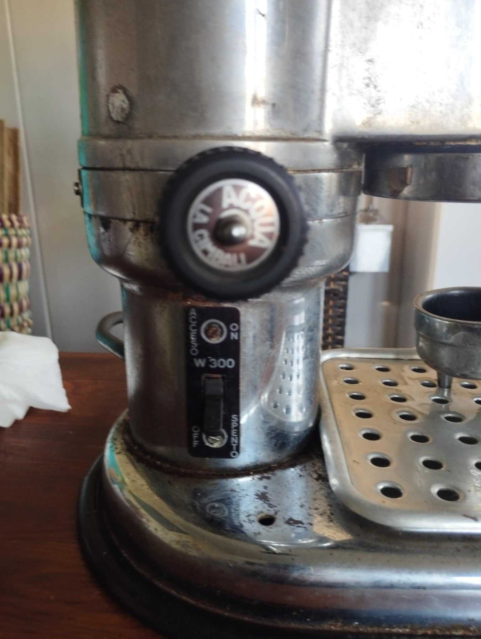 Máquina café antiga La Cimbali
