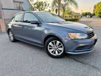 2016 Volkswagen Jetta    SE