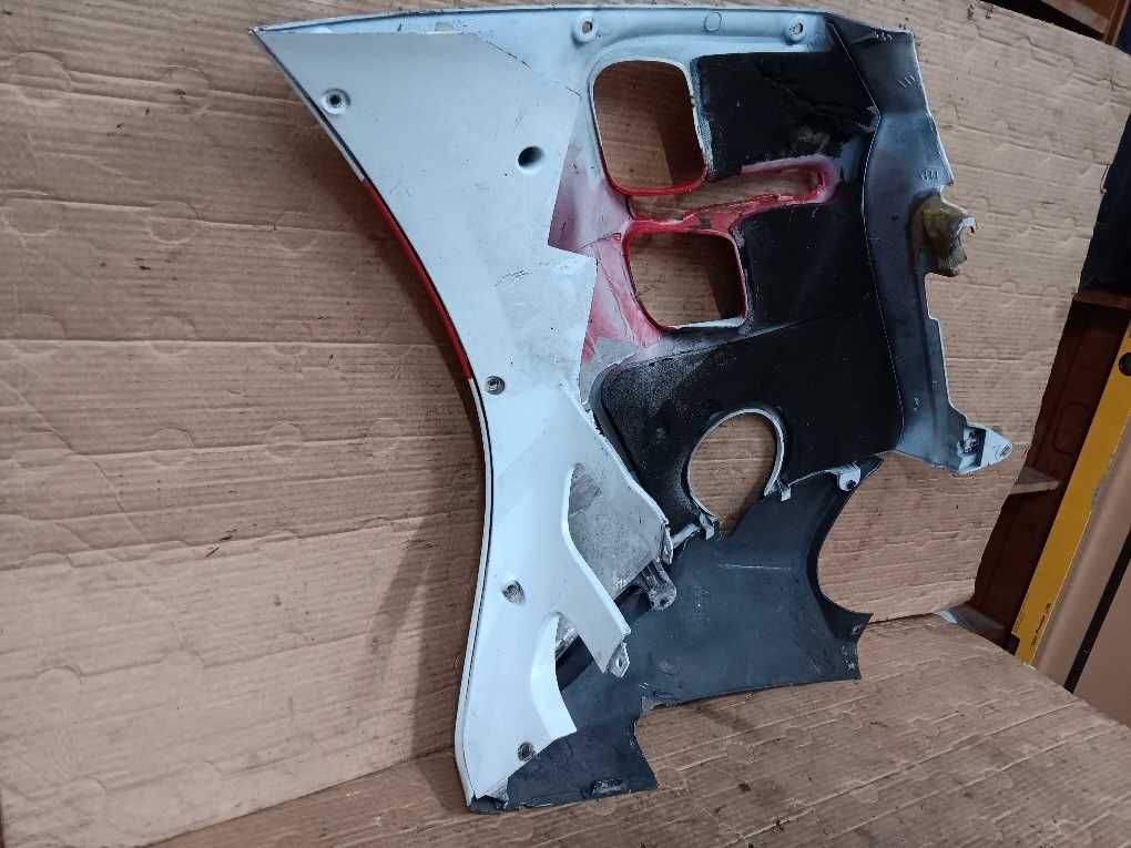 Carenagem lateral direita Honda CBR1000F