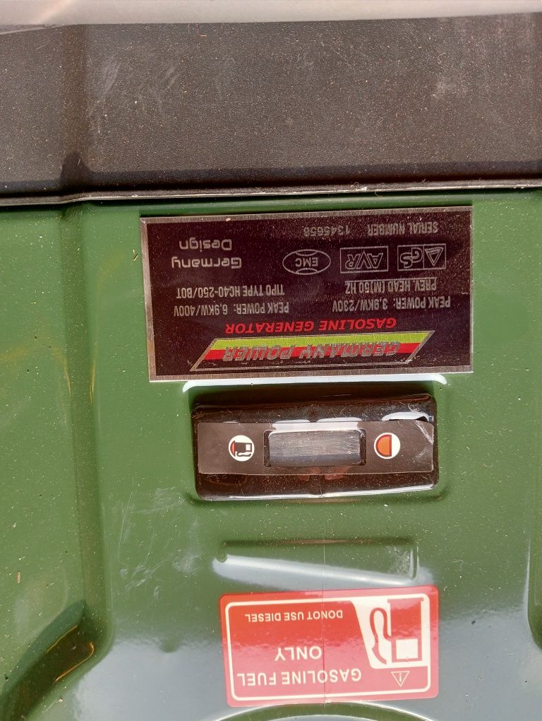 Generator prądu OLPER OP-702P.