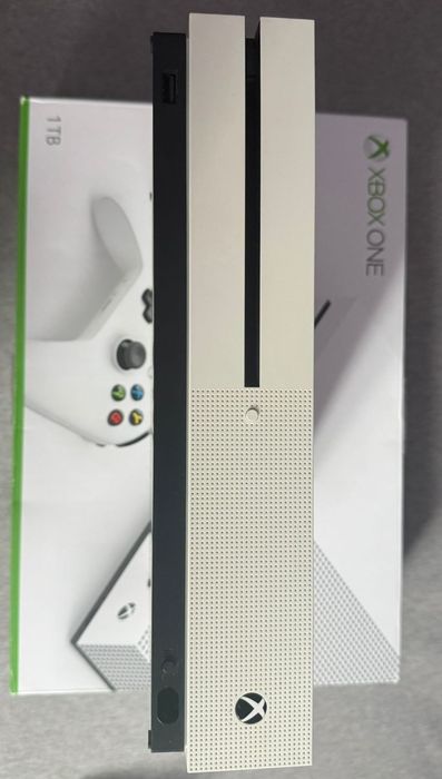 XBOX ONE S + Kinekt + 2 Pady + Gry