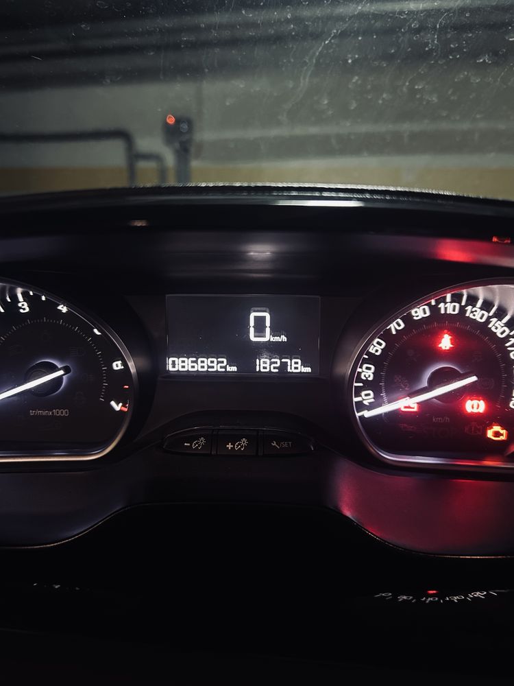 Peugeot  208 Semi Novo