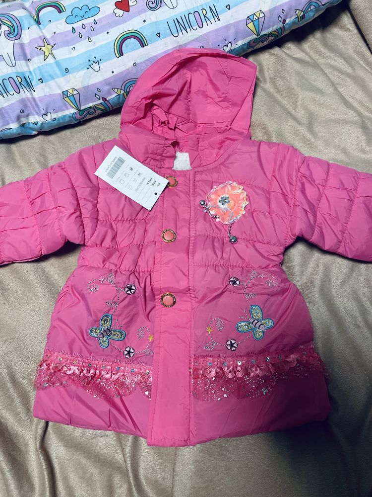 Нова демісезонна курточка на дівчинку 2-3 роки. З невеличким браком