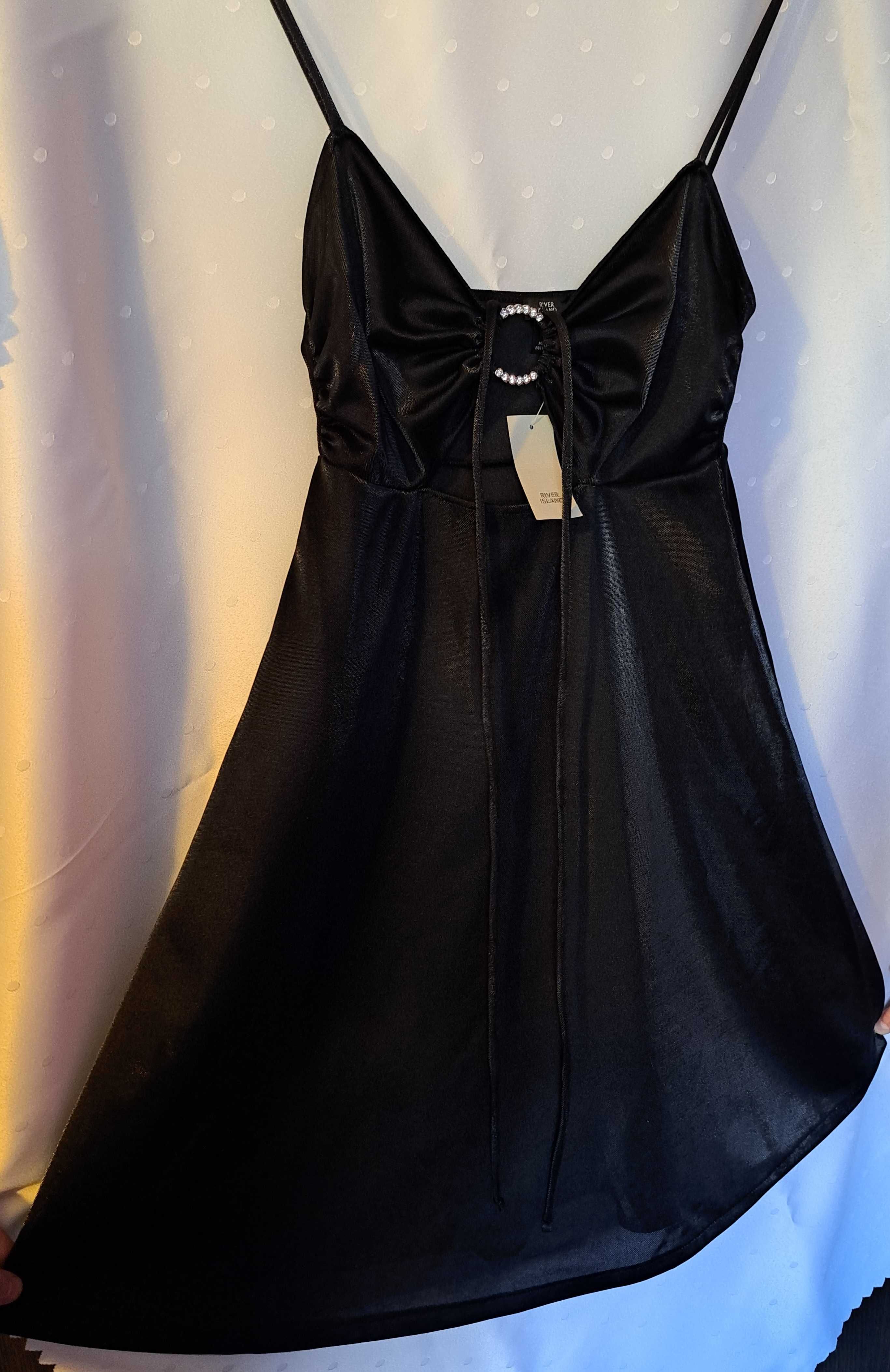 Czarna satynowa sukienka mini