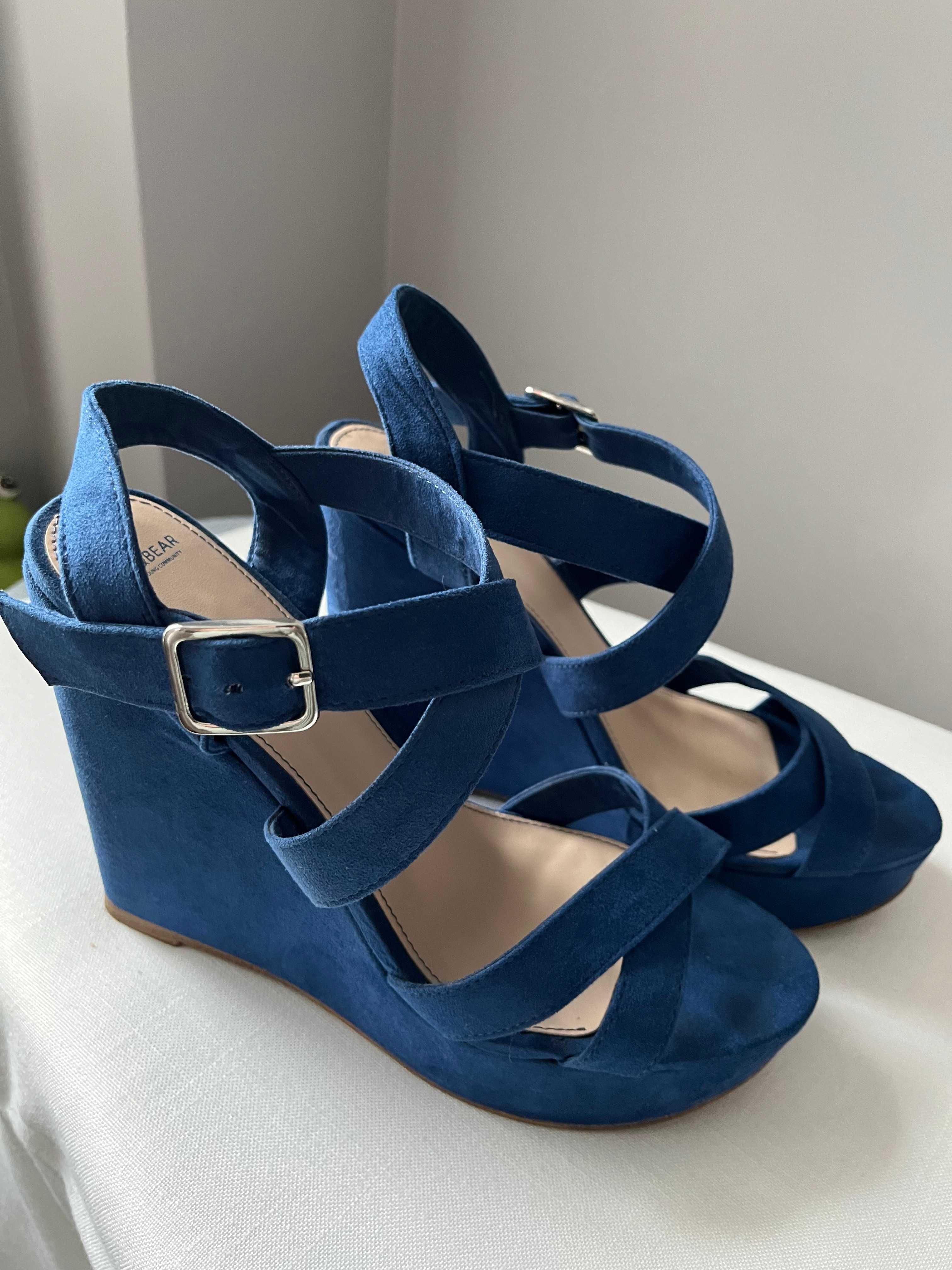 Buty damskie - sandały modrakowe, rozmiar 37, na koturnie