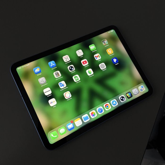 iPad A16 2025 MD7G4LL/A WIFI + LTE - 128 GB / 20 циклов