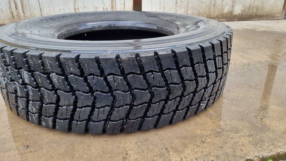 Opona Bridgestone R-Drive 315/80 R 22.5 - dot 2019 / z zapasu bieżnik