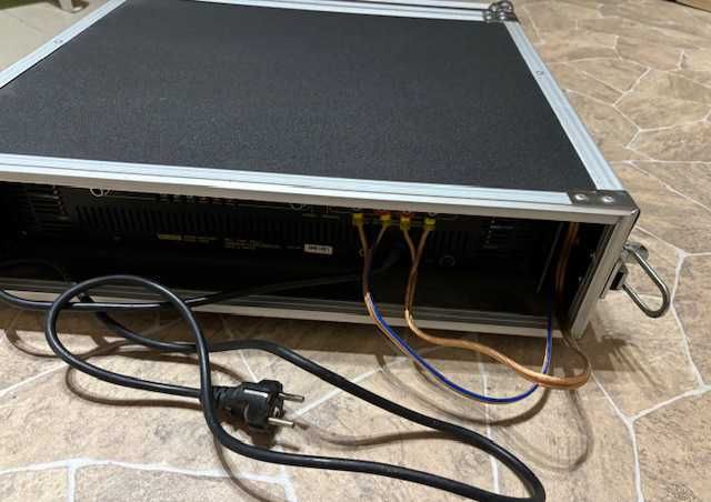 Wzmacniacz mocy Yamaha P3200 w futerale Rockcase