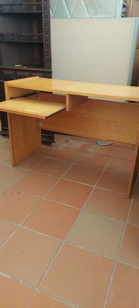 Secretaria em madeira