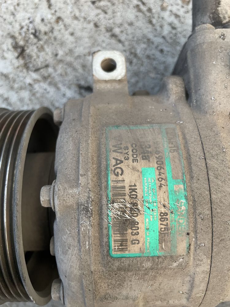 Kompresor sprężarka klimatyzacji 1K0.820.803G