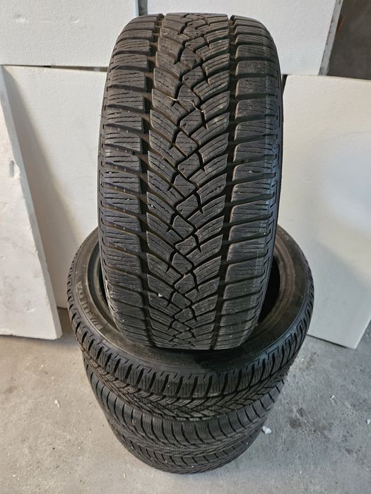 Opony zimowe 225/40R18