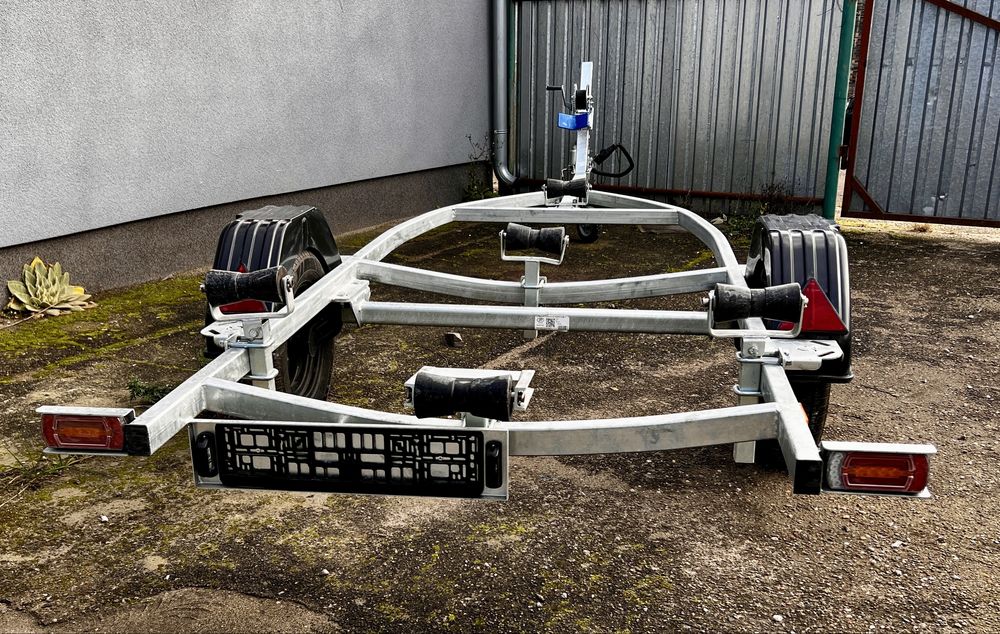 NOWA Przyczepa Podłodziowa Uchylna Ocynk LED Wciągarka