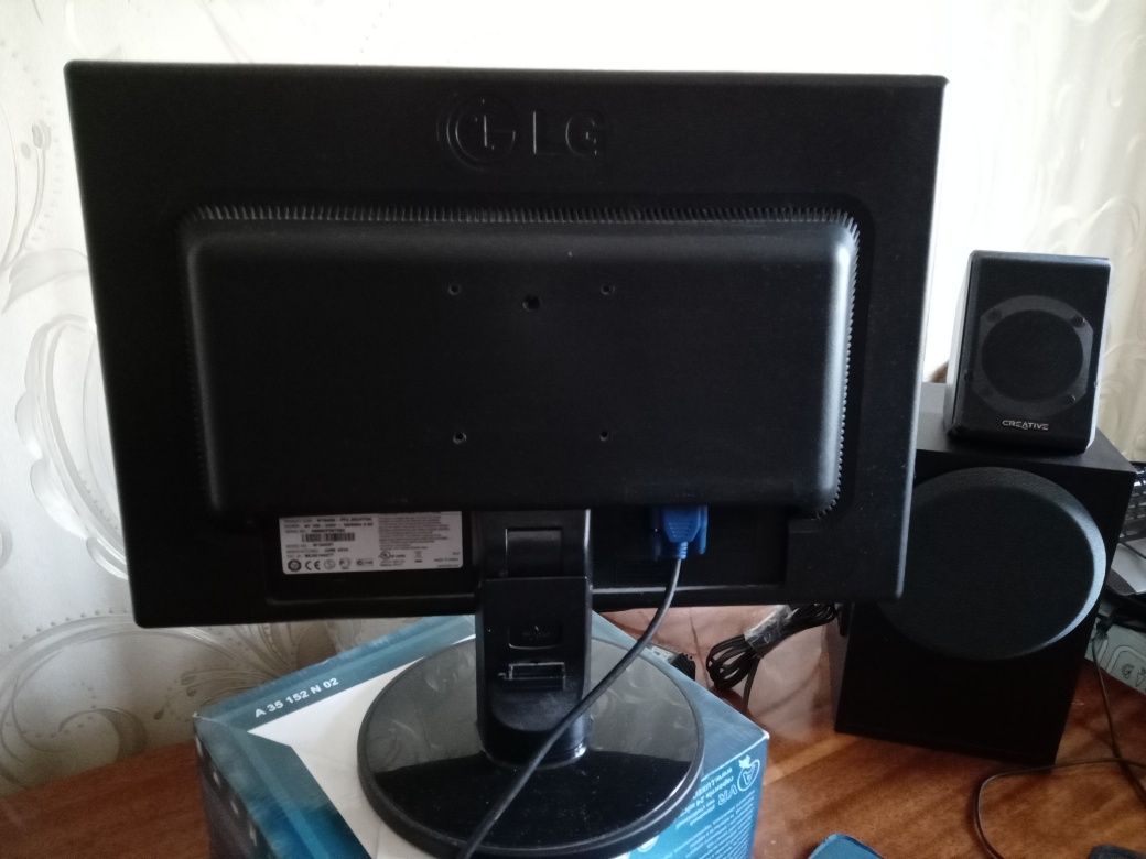 монітор LG FLATRON W1942S  б/у,в доброму стані