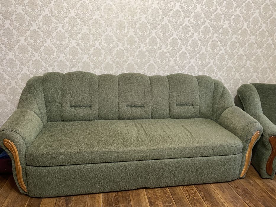 Диван і два крісла