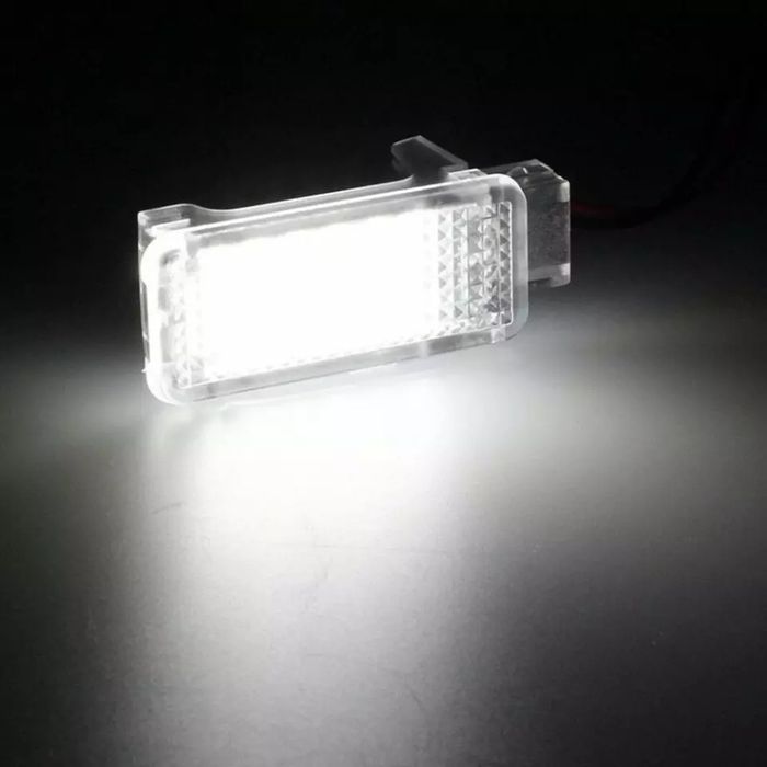 Luz LED bagageira/entrada