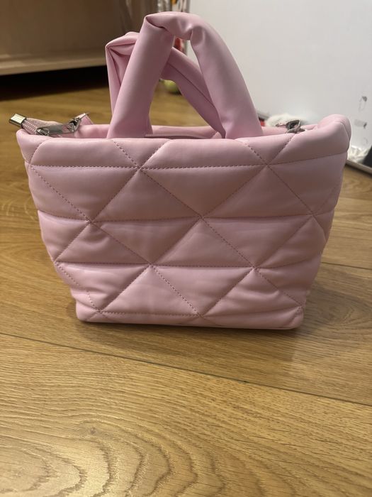 Рожева пухка сумочка