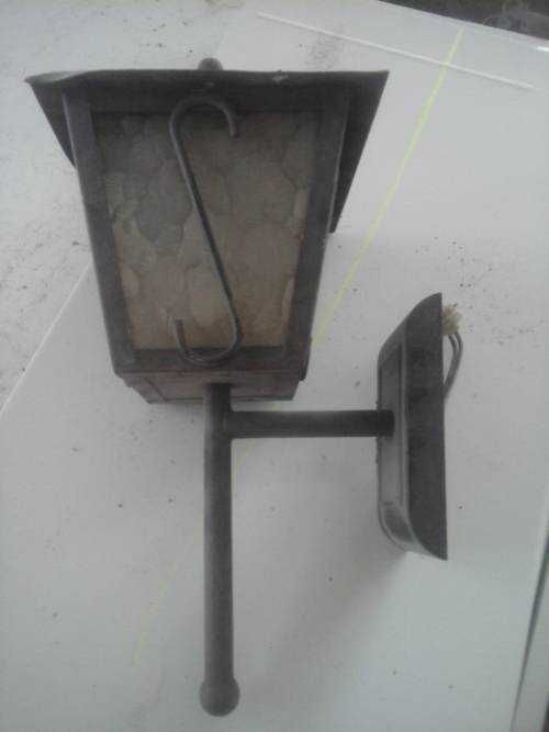 starodawna lampa naścienna retro