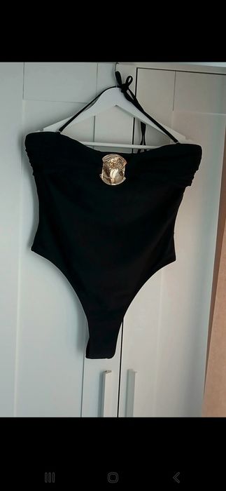 Lindíssimo Fato de Banho XL com Aplicação de Peça Metálica