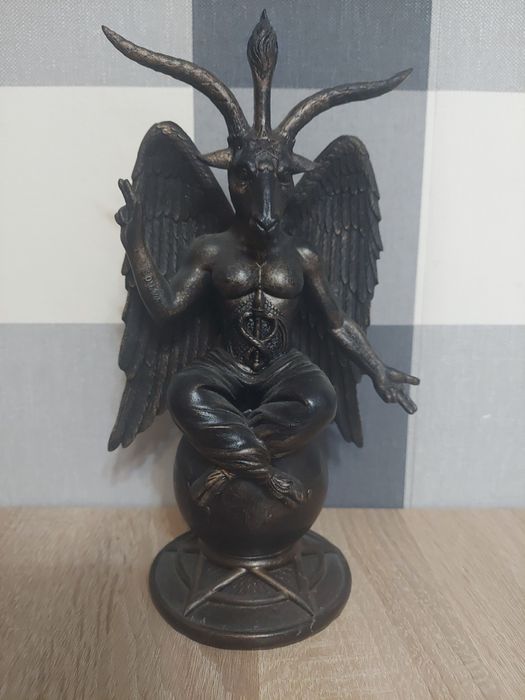 Baphomet figurka 25cm firmy nemesis Anglia oryginał Szatan żywica