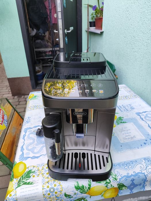 Кофемашина,кофеварка Delonghi Magnifica EVO 2022год