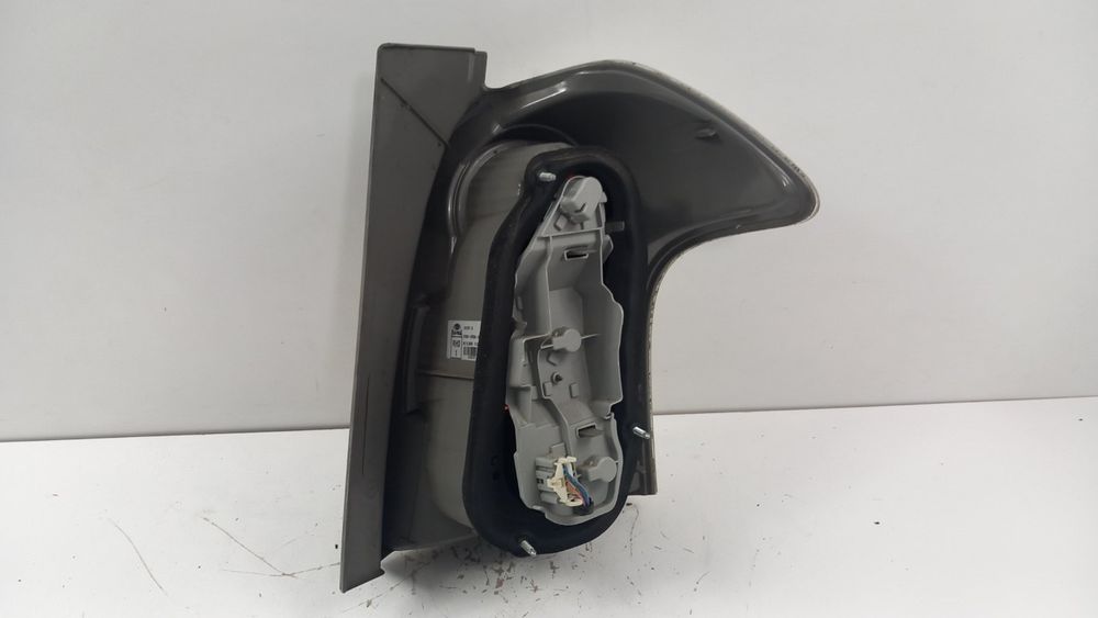 Toyota Corolla Verso Ii  Lampa Tył Lewy