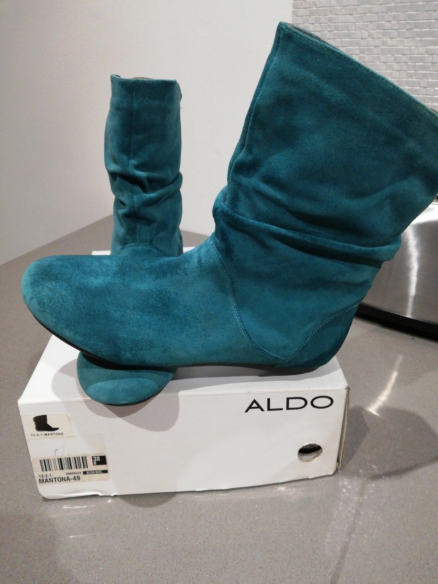 Botas em pele, marca Aldo, por estrear