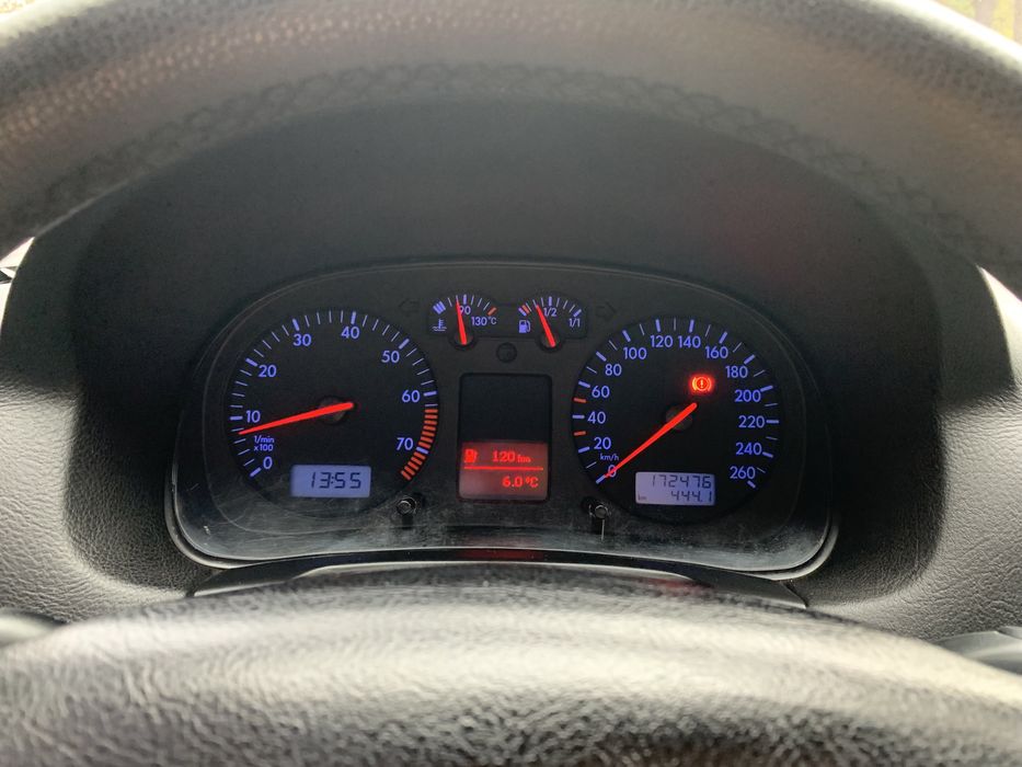 Volkswagen Golf 4 1999 1.4 бензин мкпп
