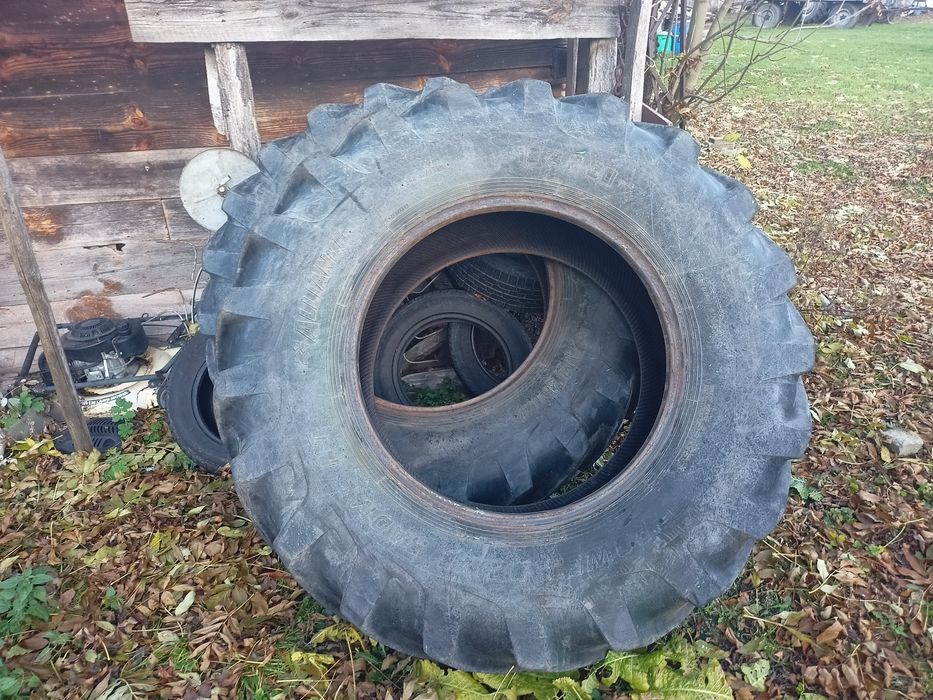 Opony rolnicze 18.4 R30 radialne używane 50-60% bieżnik