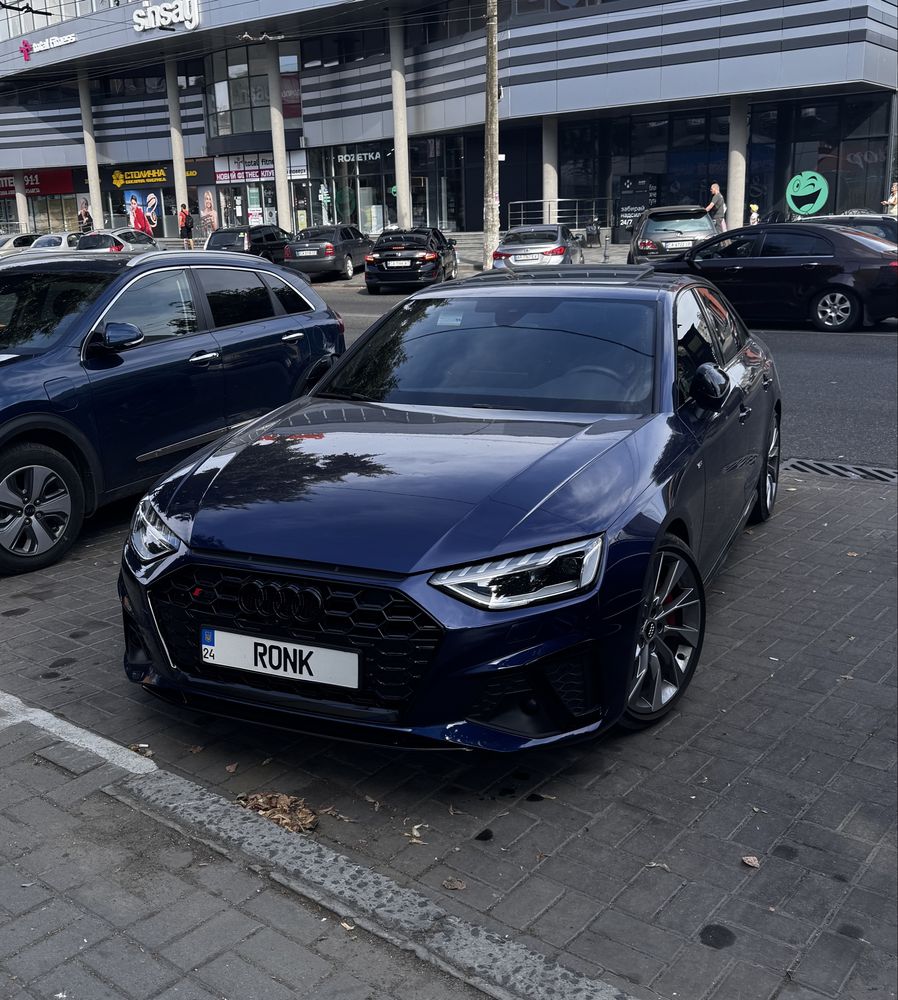 ТЕРМІНОВО ! Audi S4(A) в ідеальному стані !!