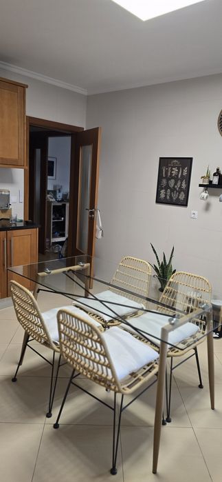 Mesa de jantar tampo de vidro