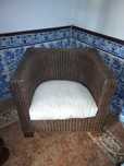 Vendo conjunto de mesa Com 2 cadeirões