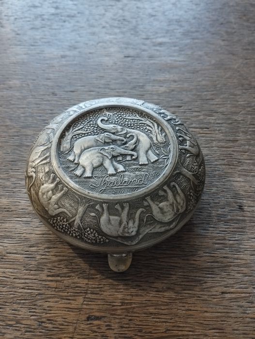 Stara cynowa popielniczka popielnica słonie Tajlandia