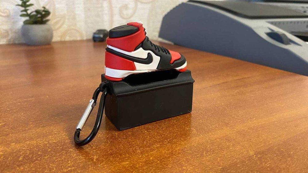 Новий чохол для навушників AirPods Pro 2