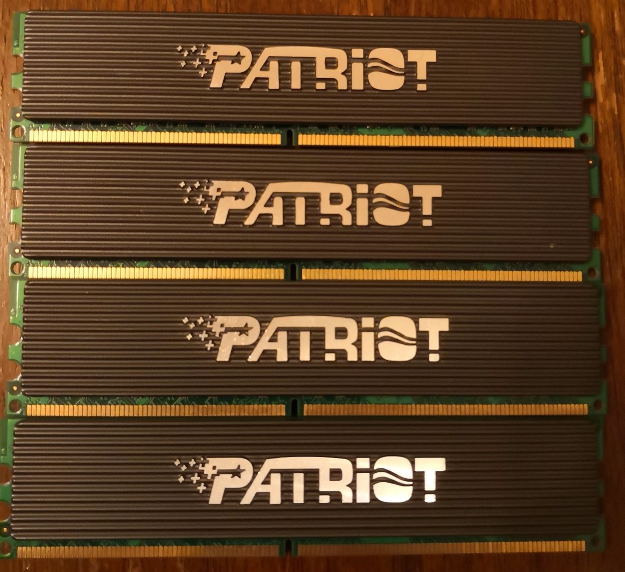 DDR2 1GB x 4 Patriot