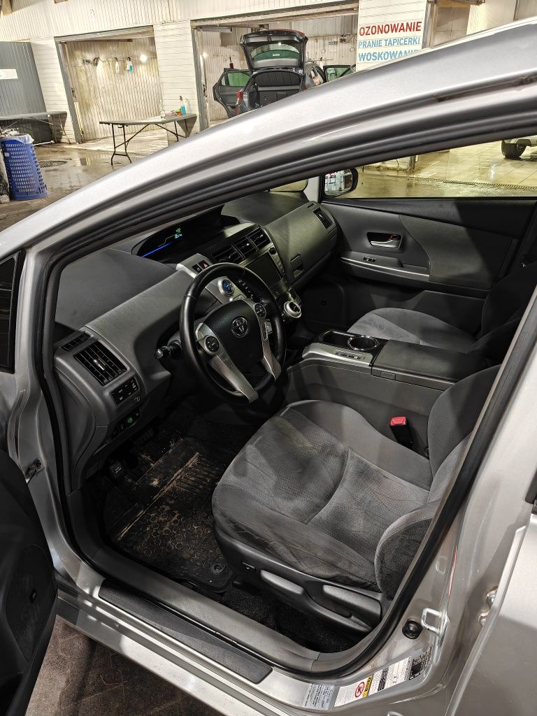Toyota PRIUS PLUS taxi wynajem