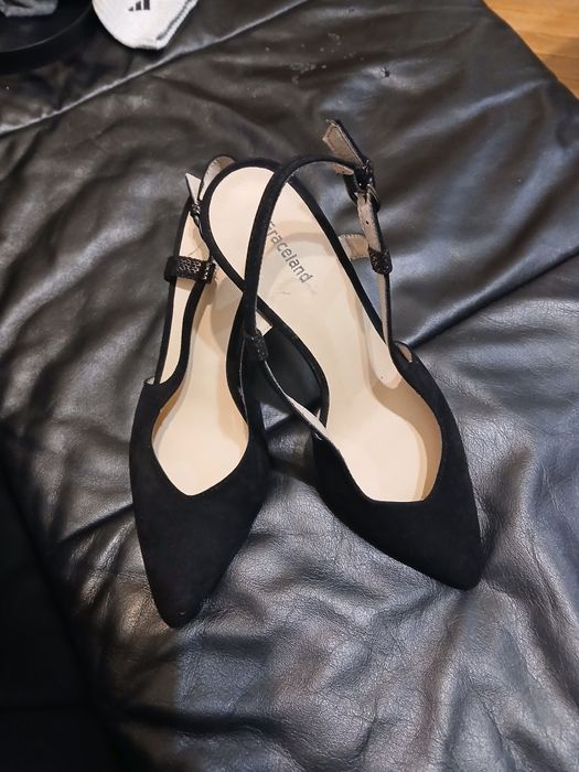 Легкі ,удобні ,один раз взуті.