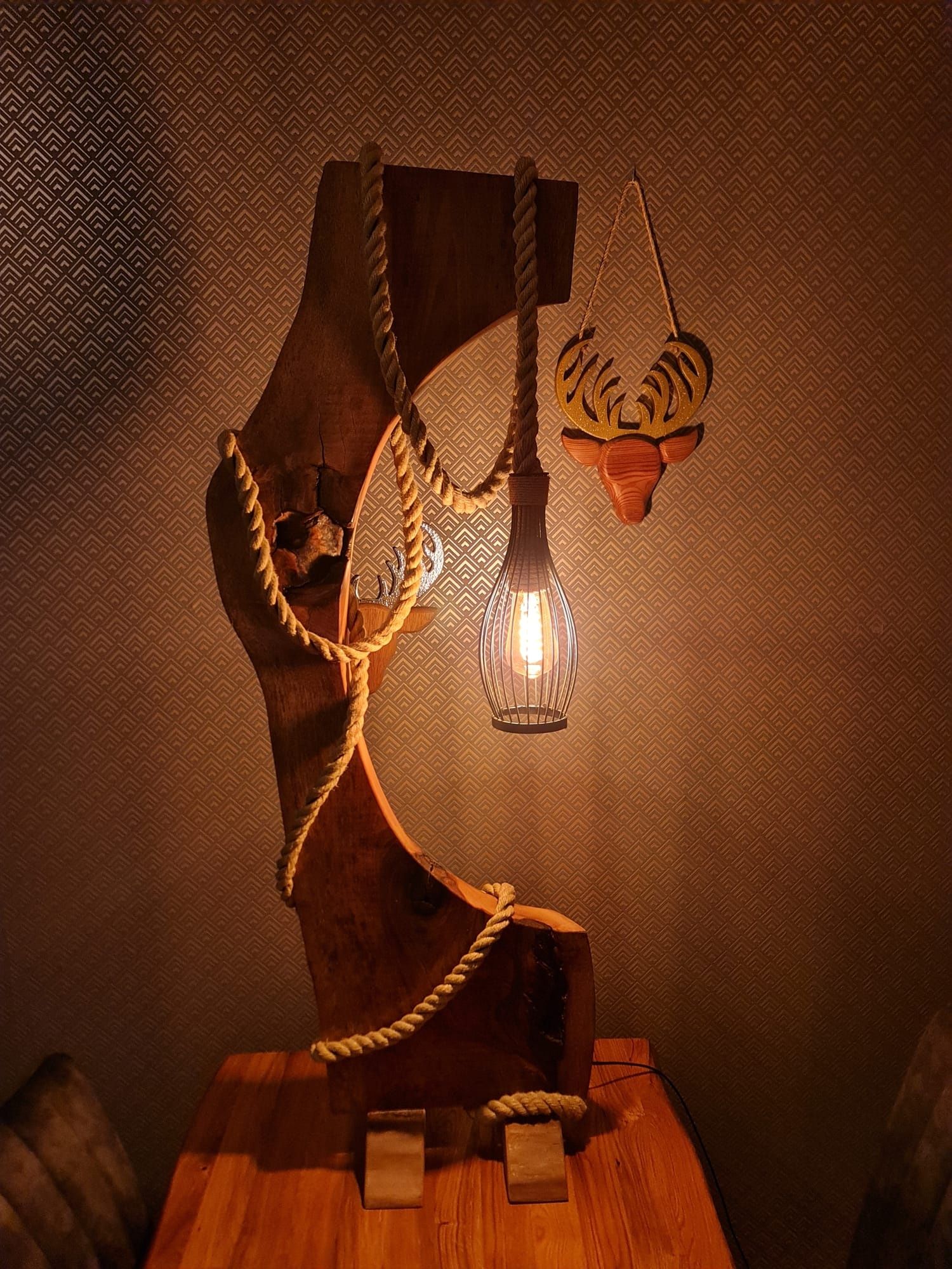 Lampa drewniana na taras, do salonu