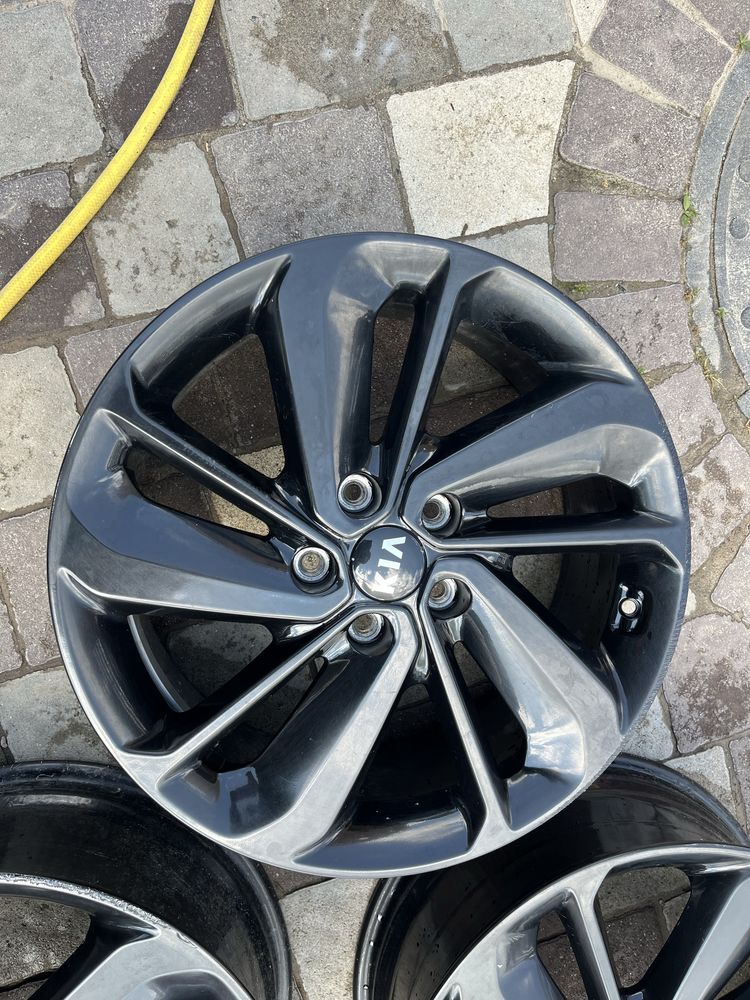 Диск Kia Niro Touring R18 чорний поштучно