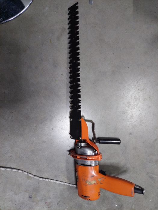 Nożyce do żywopłotu black decker