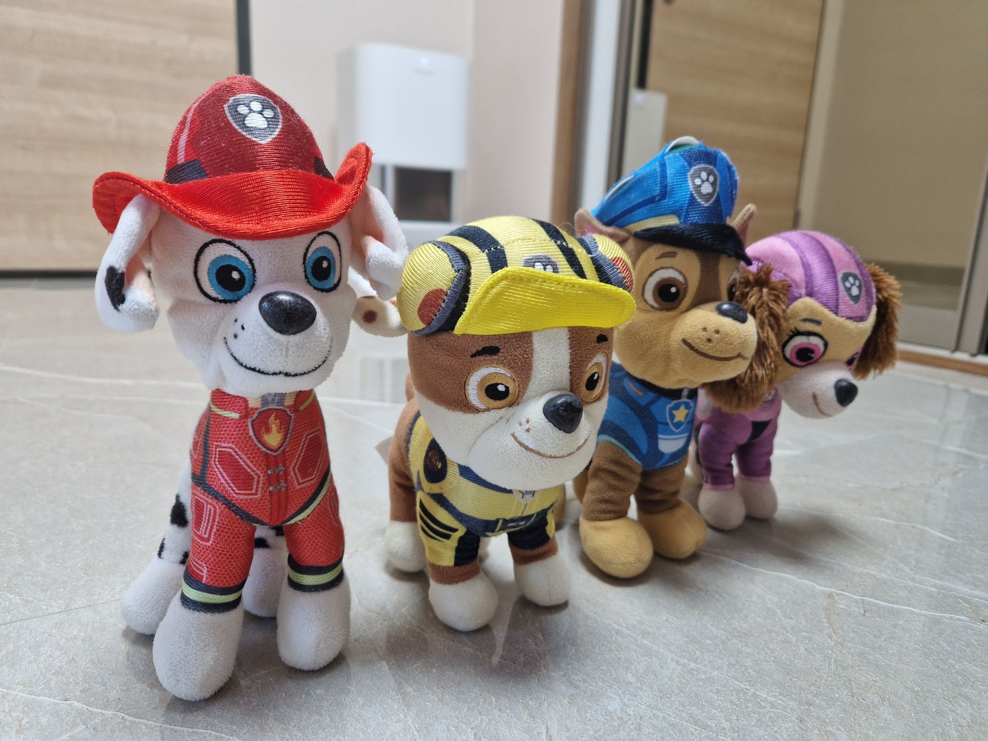 Psi Patrol maskotki pluszaki licencji LIDL Chase Marshall Rubble Skye