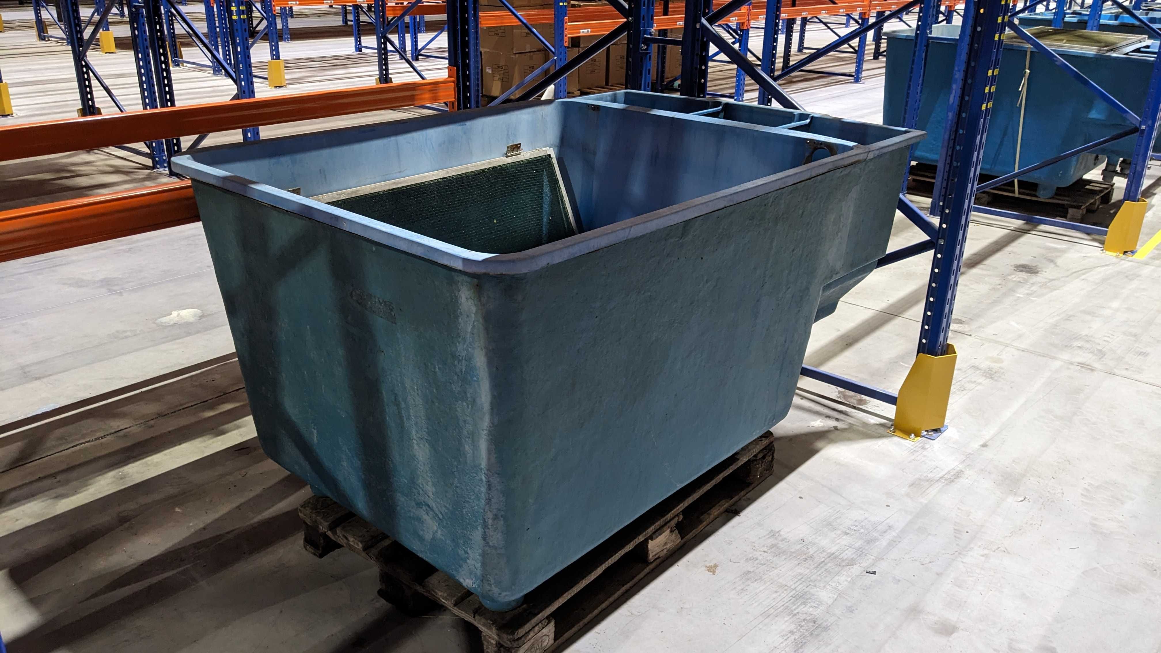 Fishtank / Zbiornik do sprzedaży ryb z filtrem 1050L Happet