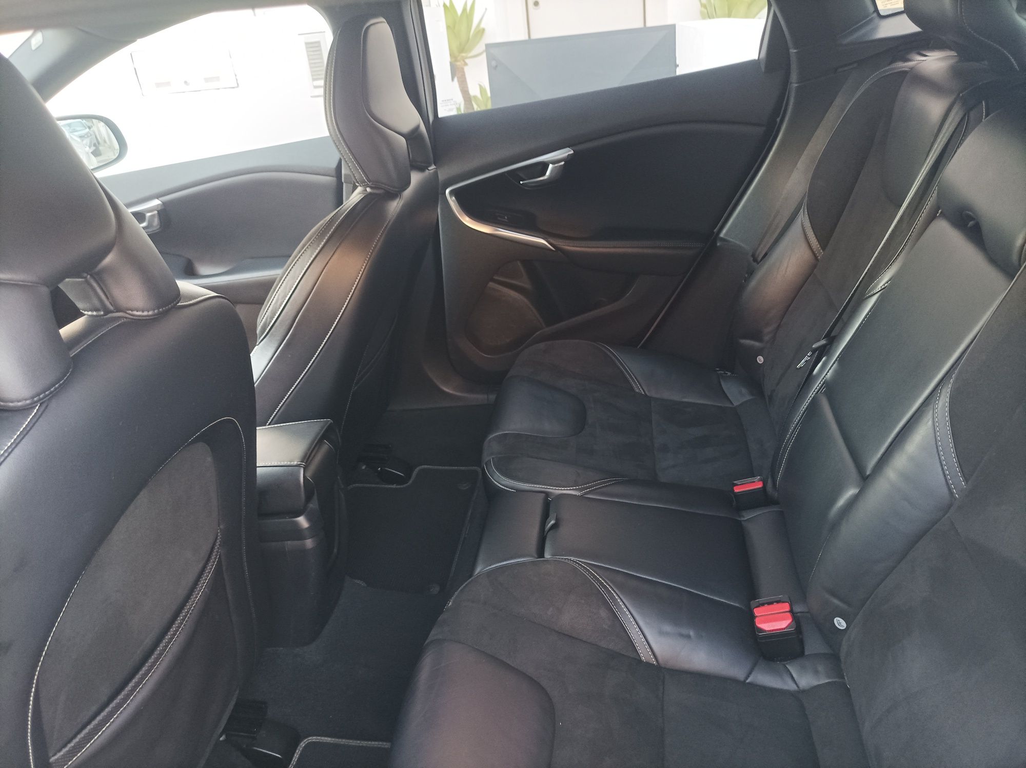 Volvo V40 R-Design D2 2.0 2015